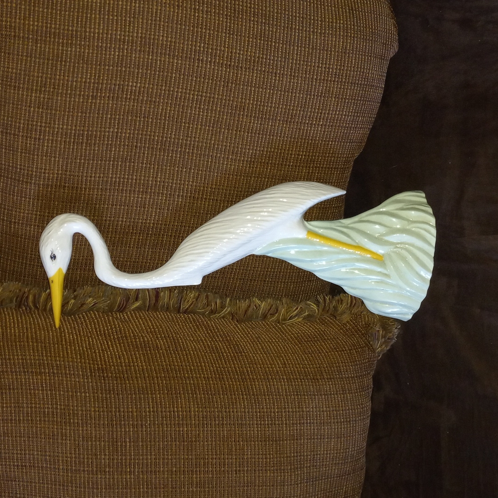 Stork bird. Has a small piece of paint missing at bottom, barely noticeable. - Picture 2 of 4